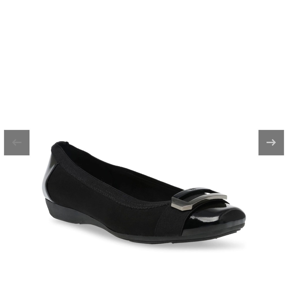Anne Klein Black Uplift Flats